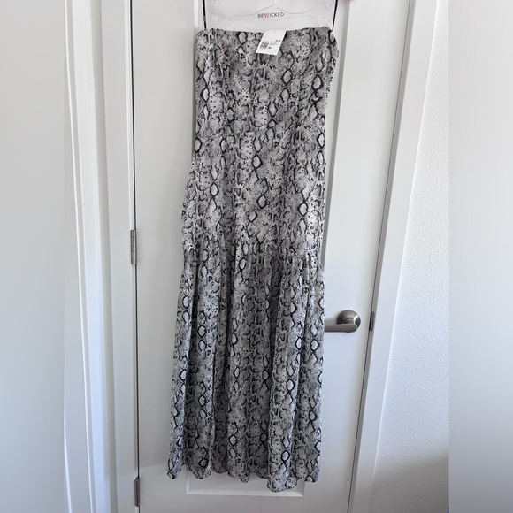 NWT- Forever21 - Snake print strapless drop waist chiffon mesh maxi dress - Picture 3 of 10